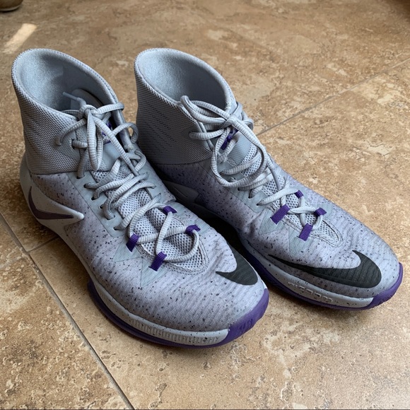 Nike Zoom Clear Out Basketball Shoes - Picture 2 of 13